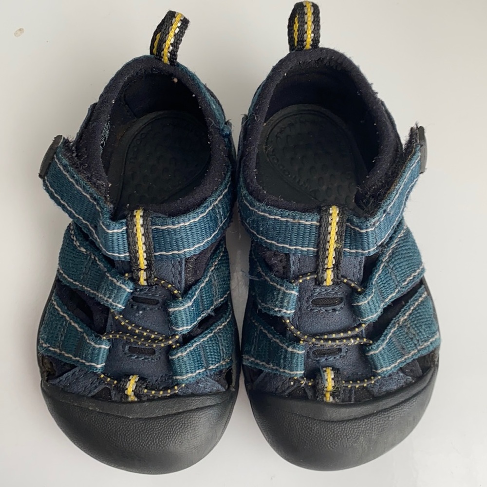 Blue Toddler Keens size 6